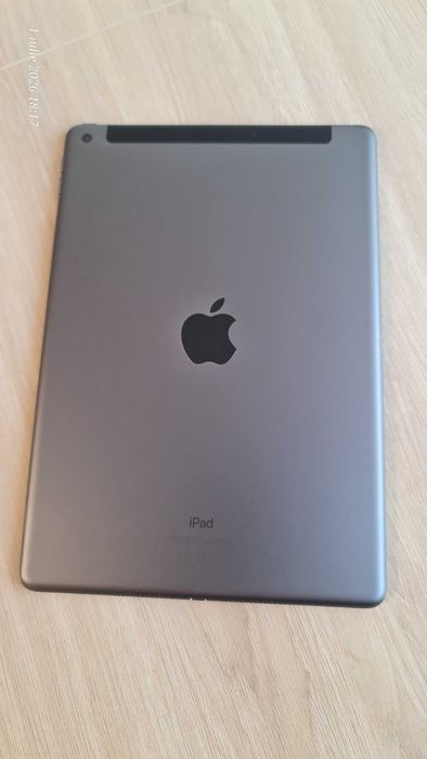 Tabletă iPad 8 (2020) wifi + cellular - 128 GB stocare
