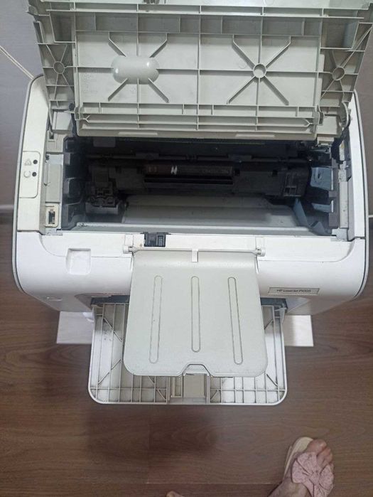 Лазерный принтер HP P1005