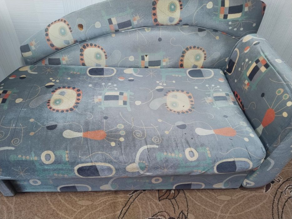 Отдам диван бесплатно, самовывоз