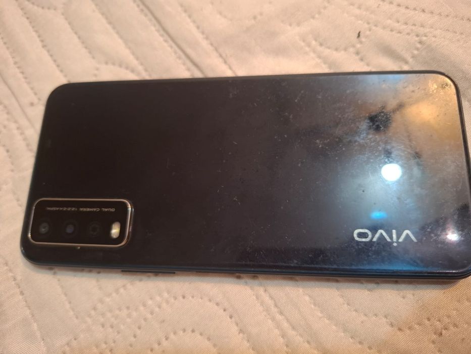 Продаю телефон срочно