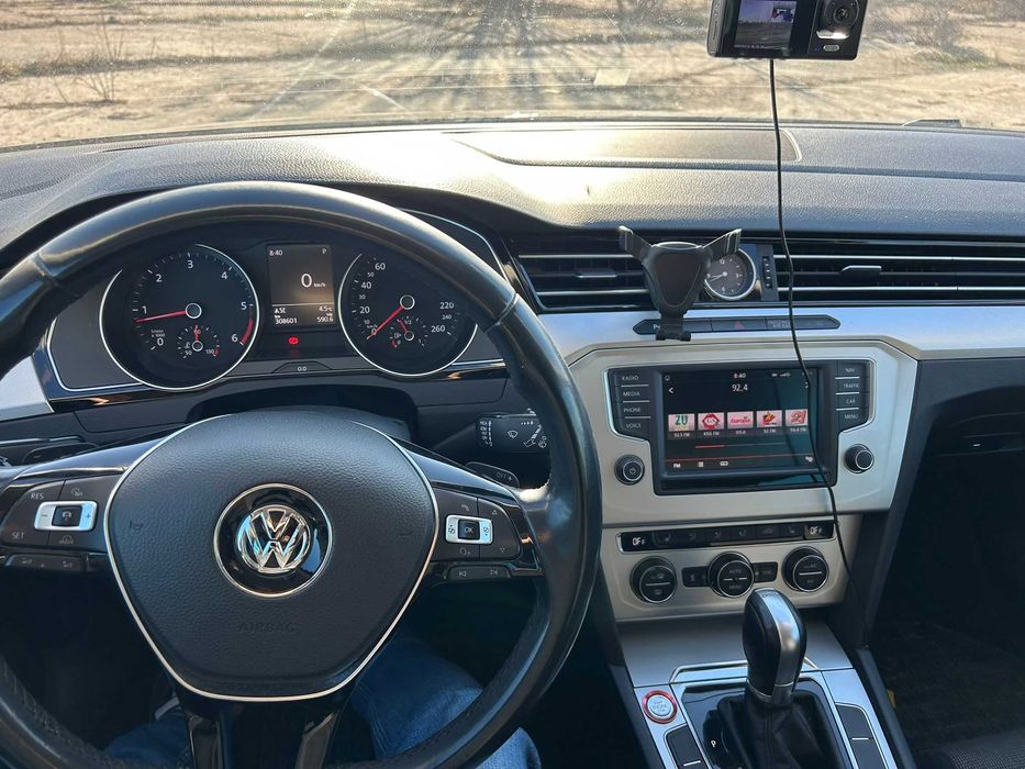 Volkswagen Passat B8 2016 Variant 2.0 TDI DSG 190 CP LED