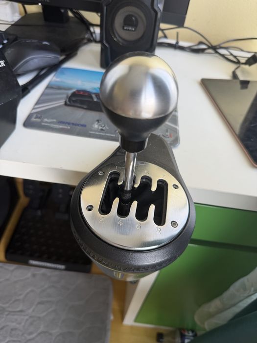 Volan thrustmaster t248 + schimbator th8a