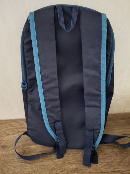 Продаётся детский  рюкзак. Б/у. Состояние хорошее рюкзак для детей