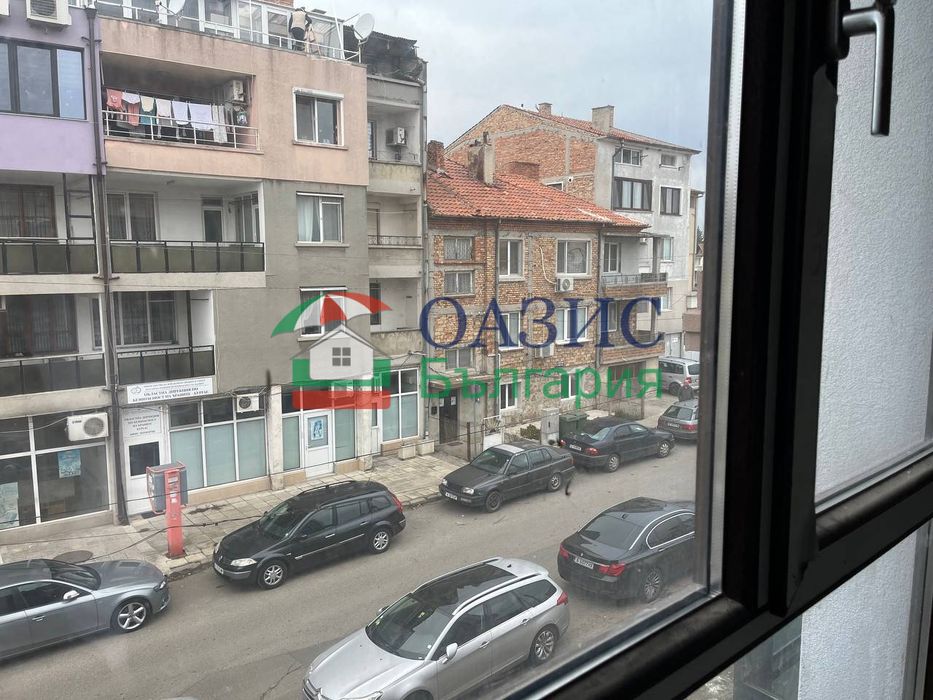 Жилищна сграда с търговски площи в гр.Поморие, 900кв. м., 1100 000 евро