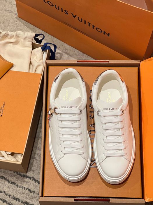 Adidasi Louis Vuitton