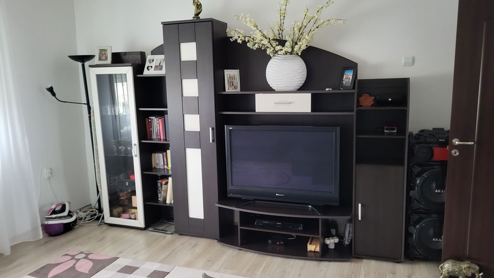 Vând mobila de sufragerie