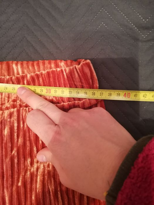 Pantaloni evazati din catifea