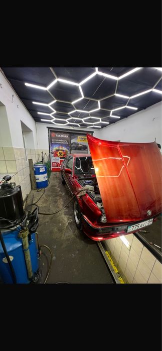 В продаже BMW E30