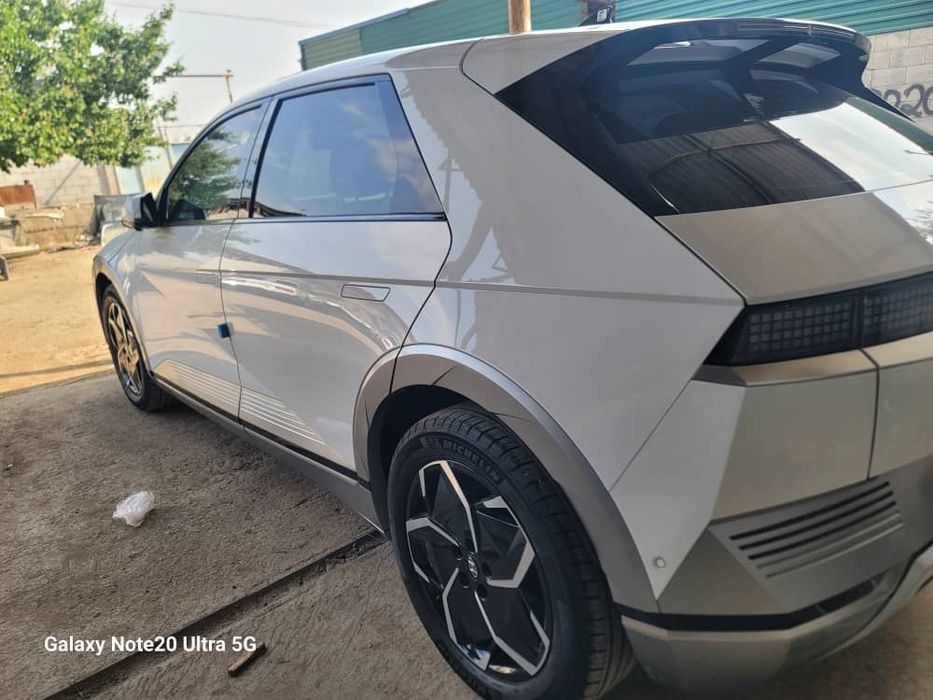 Hyundai Ioniq 2023 — 3