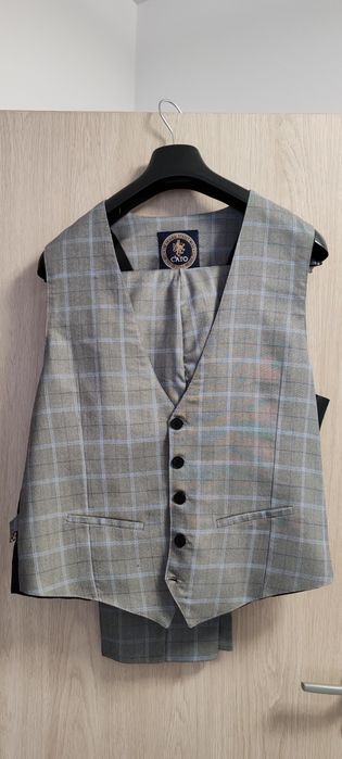 Costum Cato cu Vesta măsură 54 Gri