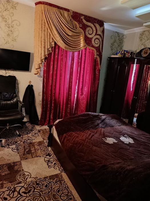 Квартира 5-ти комнатная с мебелью в Саттепо.