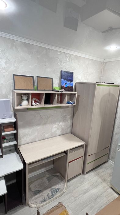 Кровать со шкафом и столом