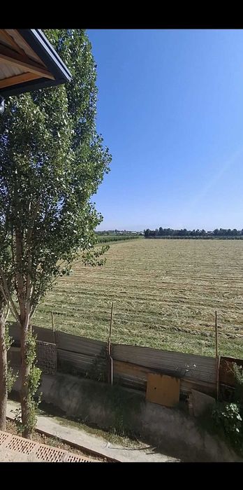 Продаётся Дом -  коробка 
3.5 соток ,8 комнат + подвал