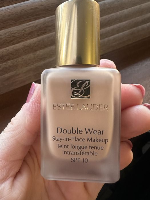 Фон дьо тен  Este Lauder double wear