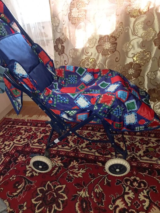 Продам прогулочную коляску