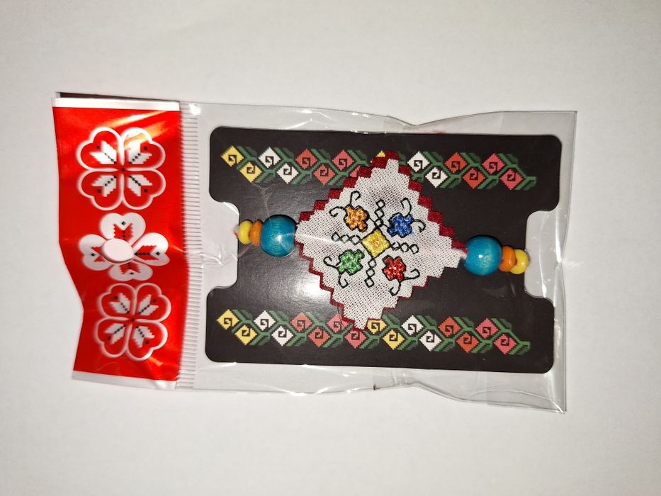 Мартеници на едро