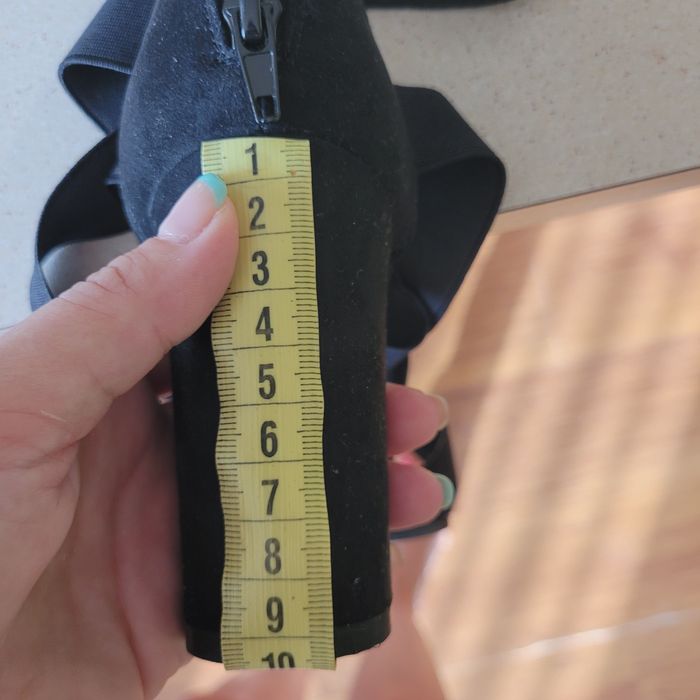 Дамски сандали от велур