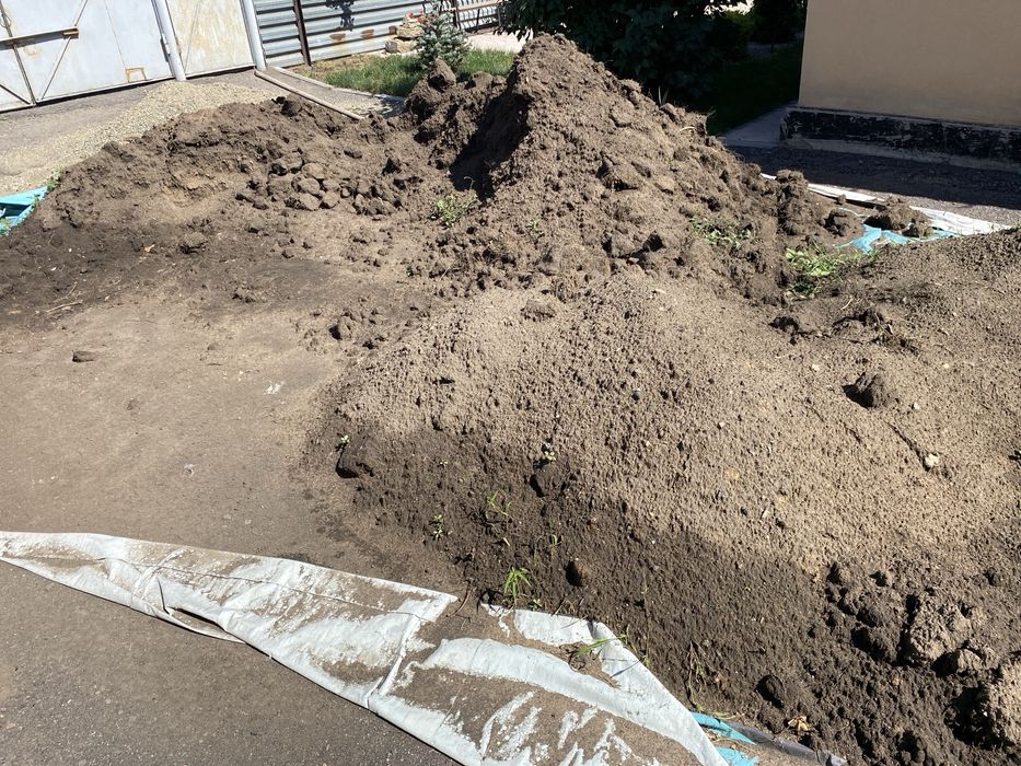 Дарю чернозем и балласт