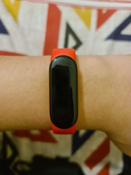 Продам mi band 6