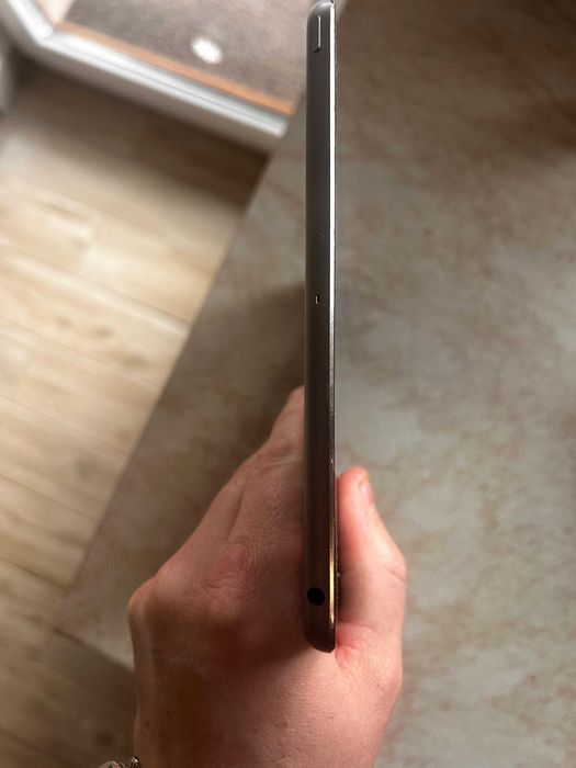 iPad Air 16 GB Grey- Wi-Fi stare foarte buna