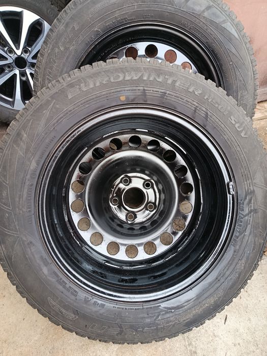 Гуми с метални джанти 215/65/17