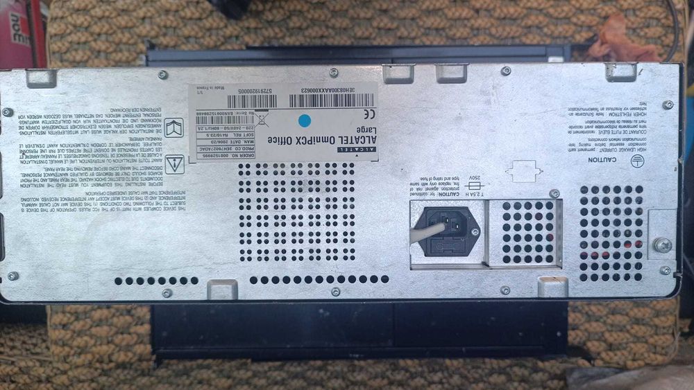 Centrală telefonică Alcatel OmniPCX Office Large - PBX completă cu multe module (negociabil)
