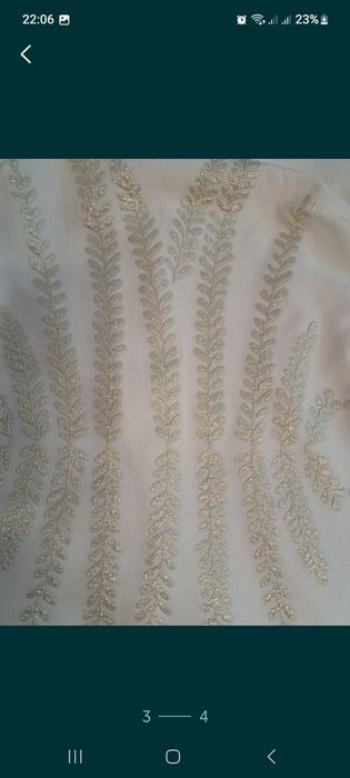 Rochie alba cu fir auriu