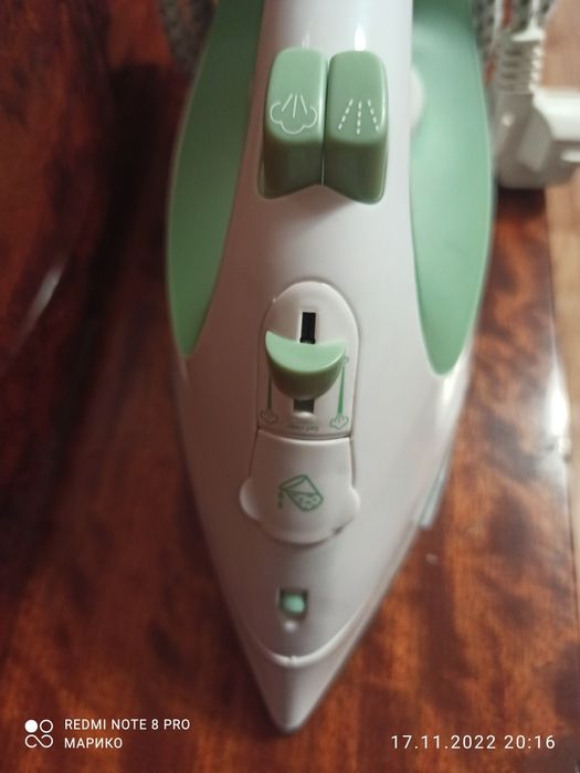 Продам новый утюг