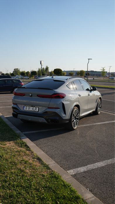 BMW X6 40i xDrive / 381 cp
