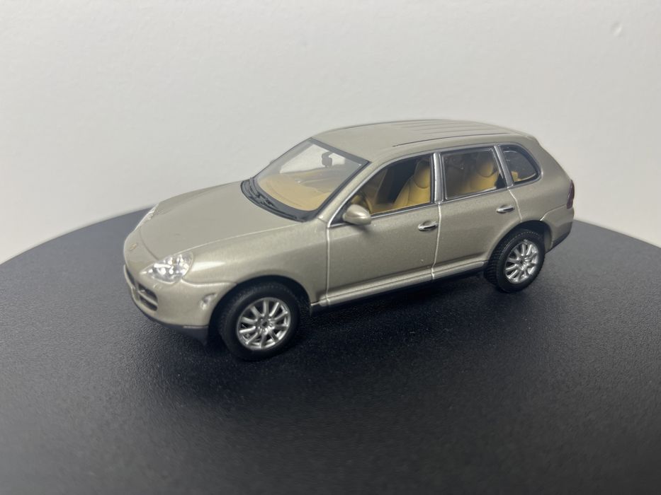 Продам модели Миничампс 1:43