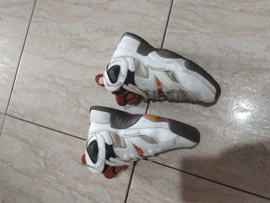 Adidasi jordan impecabili