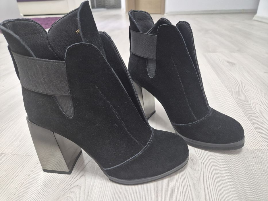 Botine marime 38