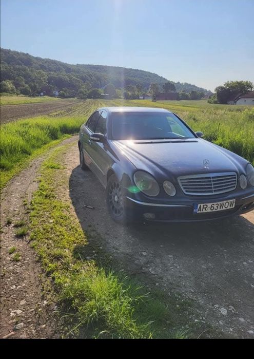Vând Mercedes e 220