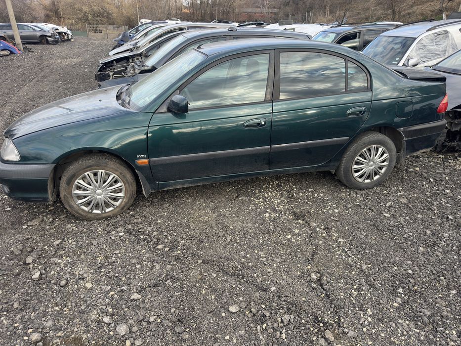 Тойота Авенсис Toyota Avensis 1.6vvti 110кс 2002г На части!