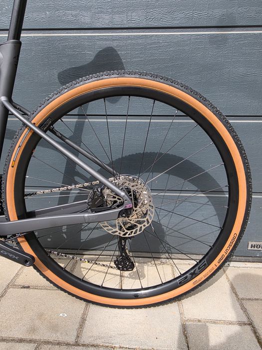 Bicicleta Gravel Giant Revolt