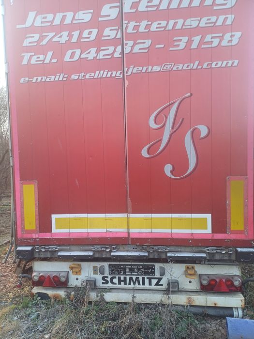 Dezmembrez  semiremorca  Schmitz.