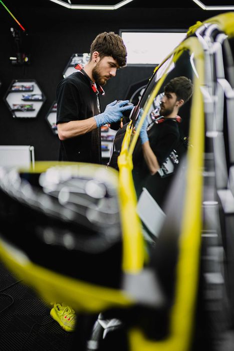 Polish Faruri | Folie Geamuri Auto | Detailing | Colantare | Tuning