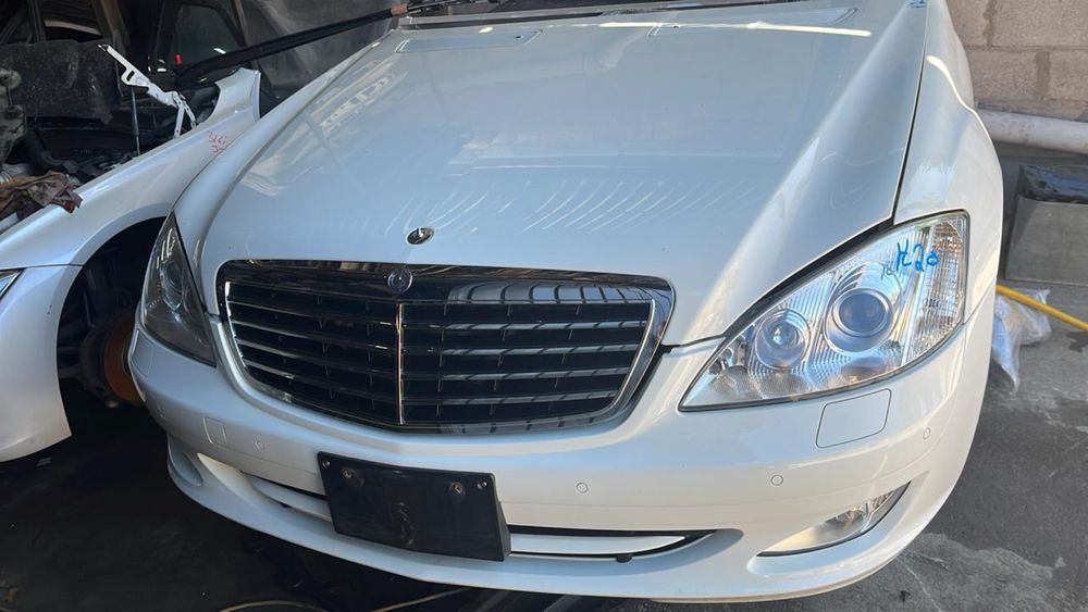 Передняя часть Мерседес W211.