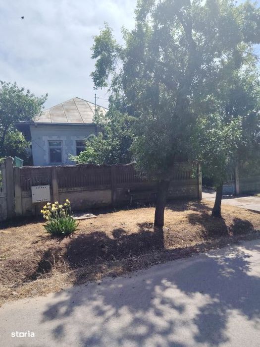 Casa de vanzare, 741 mp teren, zona Cosoveni -Dolj
