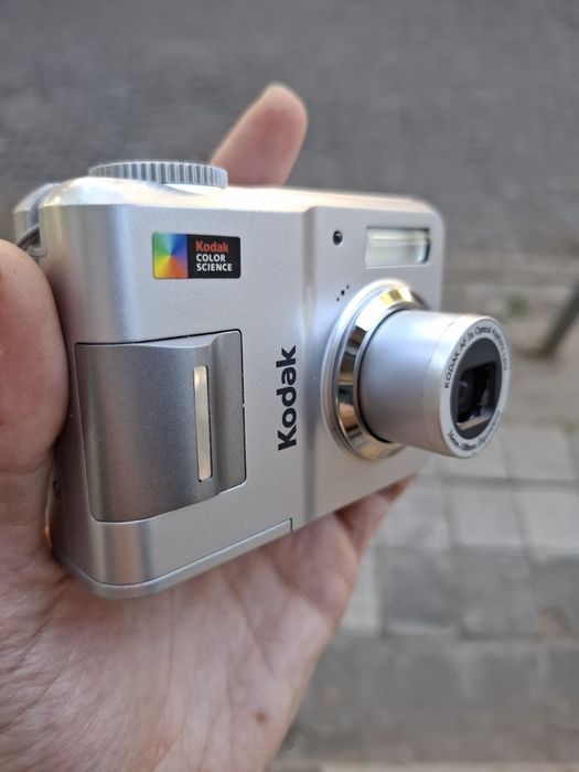 Комплект Компактен дигитален фотоапарат KODAK EasyShare C433