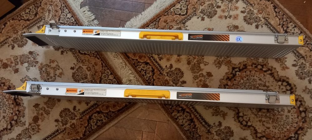 Rampă telescopică aluminiu ( ideal pentru căruț pers. dizabilități )