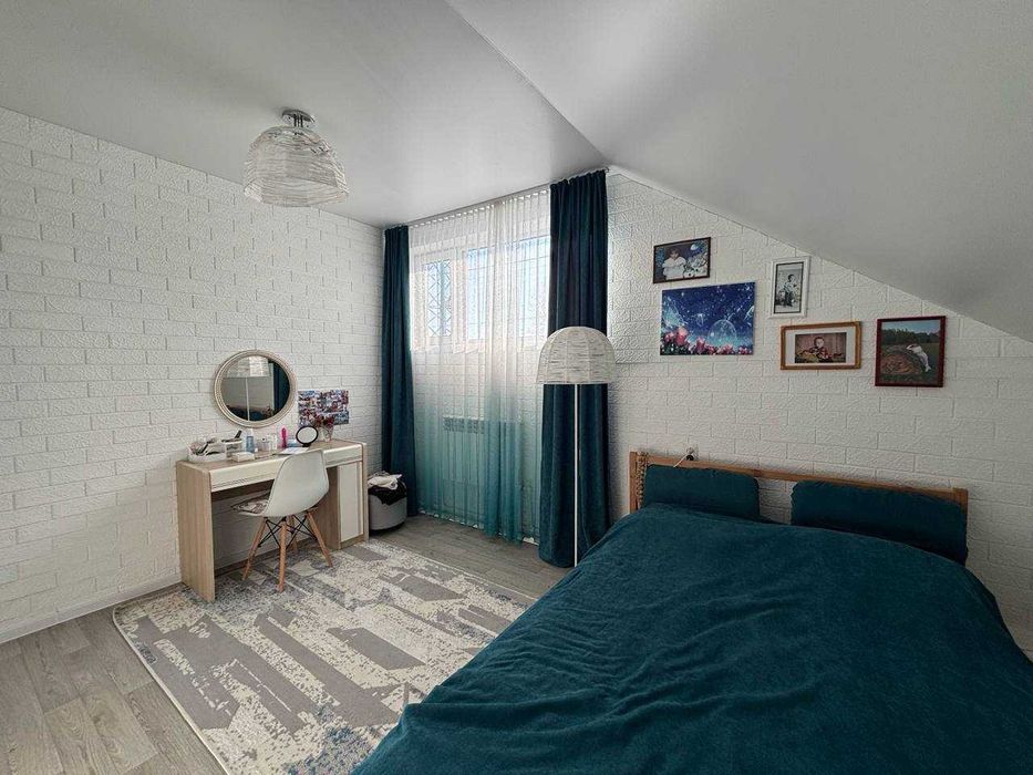 Продается новый коттедж в центре города