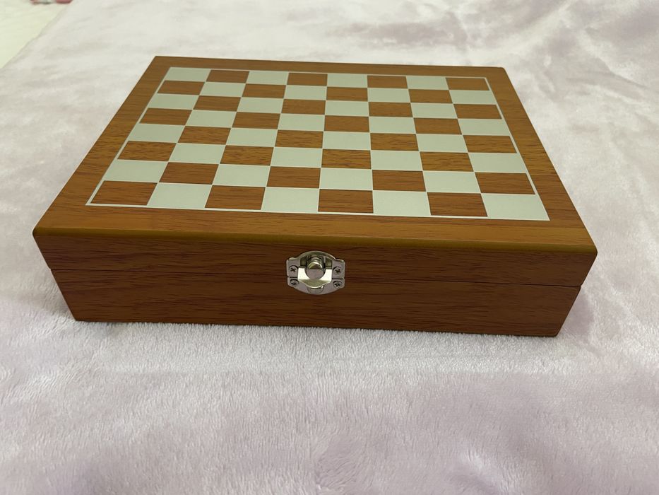 Продаю набор шахмат из дерева из Грузии