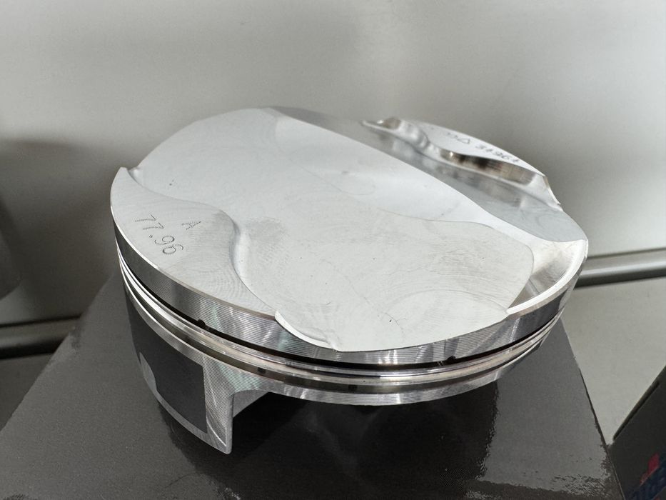 НОВ Комплект Цилиндър Бутало Клапани Гарнитури KTM SX-F 250 2013/2015