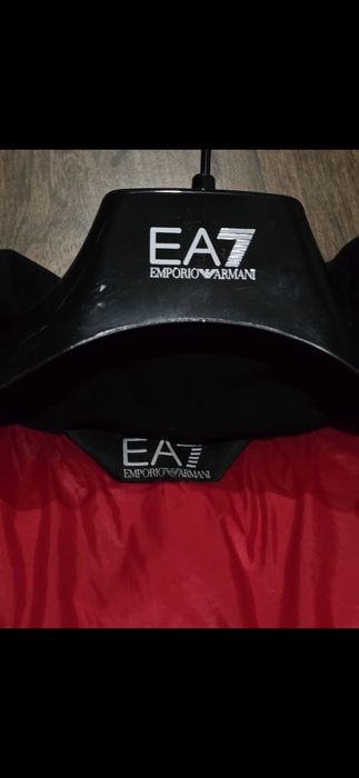 Оригинално яке на Armani M