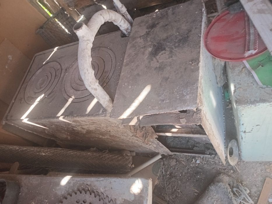 Металическая паровая печь.