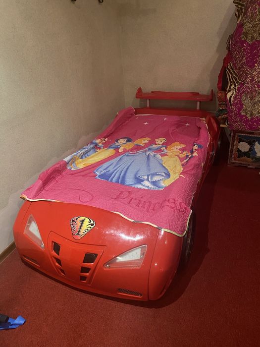 Кровать детская машинка