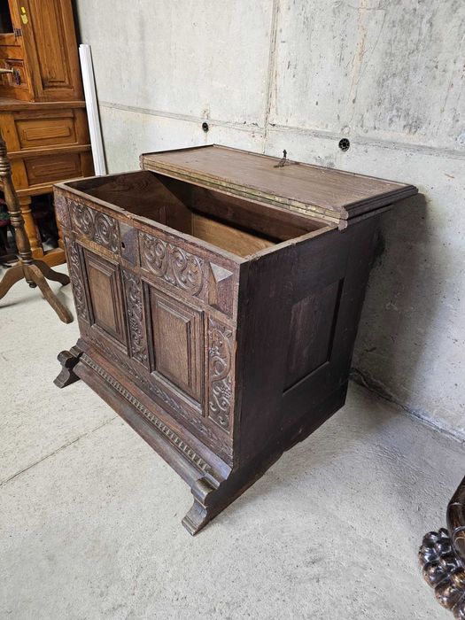 Уникален ретро шкаф/ракла с дърворезба