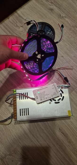 Продавам Argb contoller и лед ленти