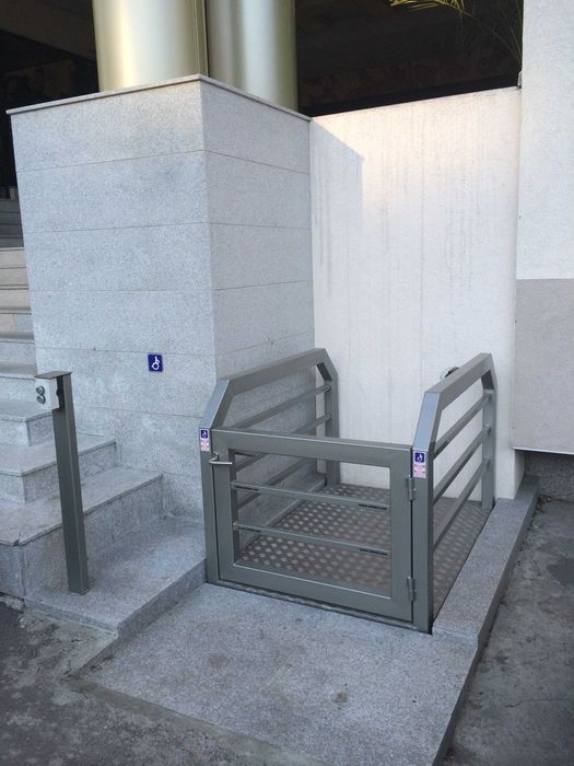 Платформа подемник за инвалиди